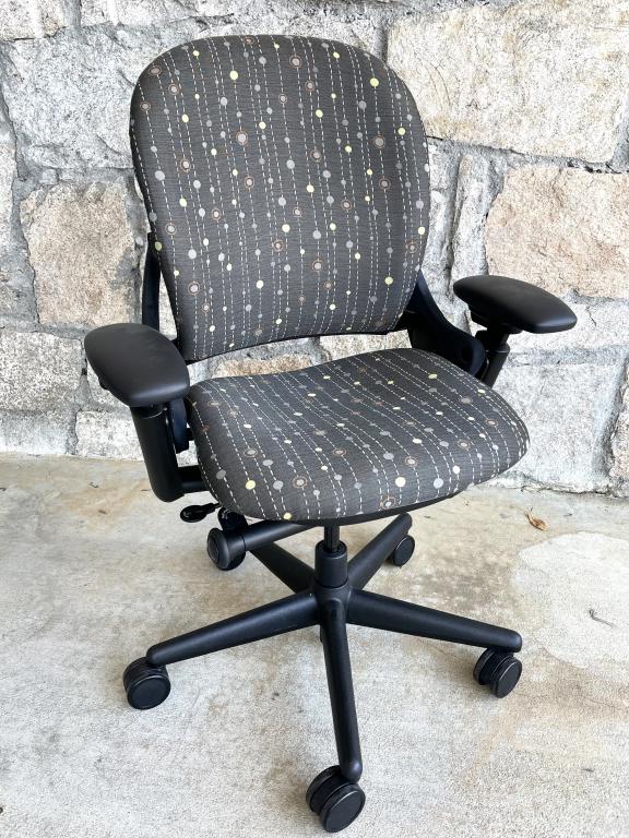 Steelcase Leap V1 Task Chair- Patterned - click to see full size photo