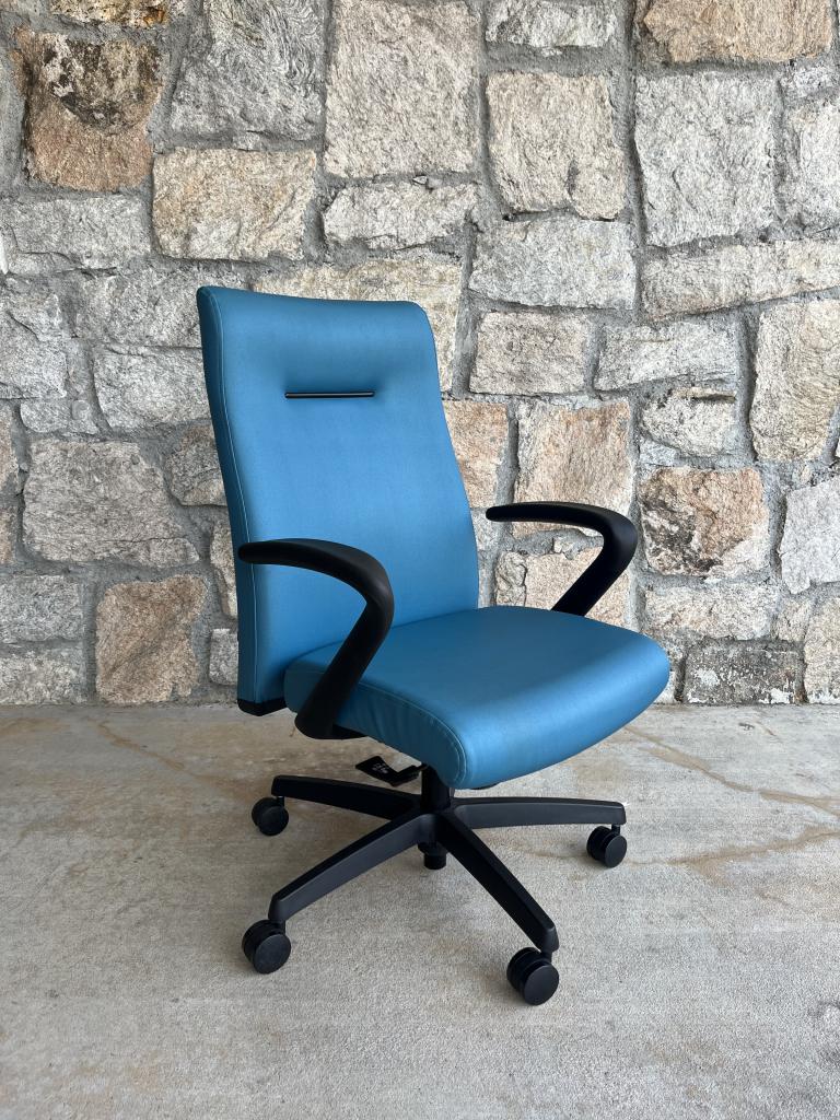 Sky Blue HON Task Chair - click to see full size photo