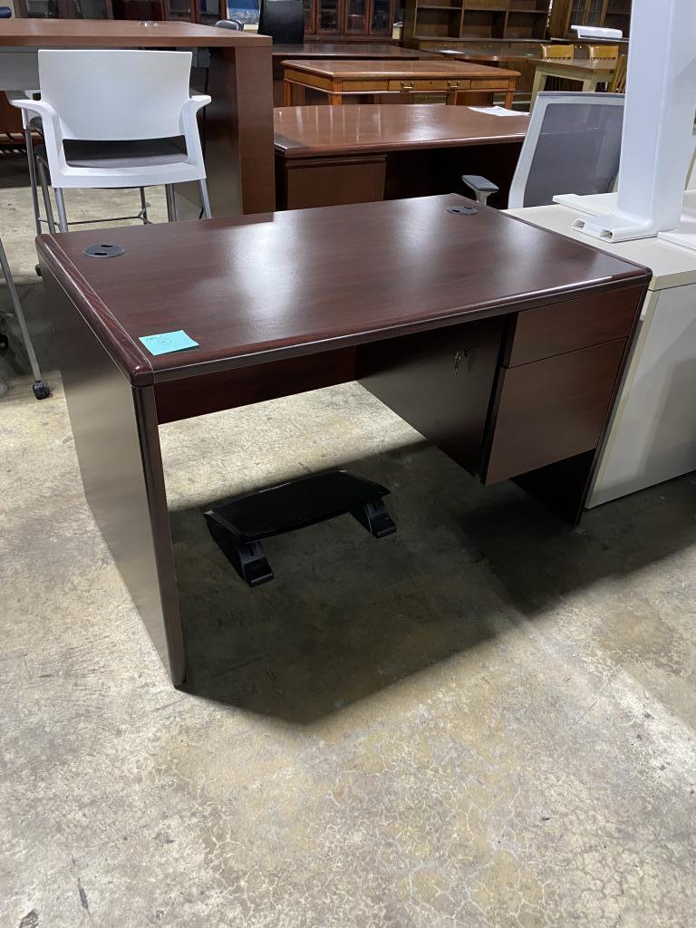 Hon Single Ped Desk - click to see full size photo