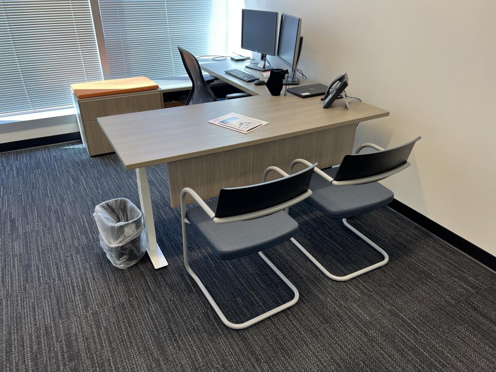 Knoll Sit Stand U Shaped Desk - click to see full size photo