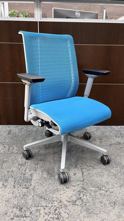 Steelcase Think Blue Task Chair - click to see full size photo