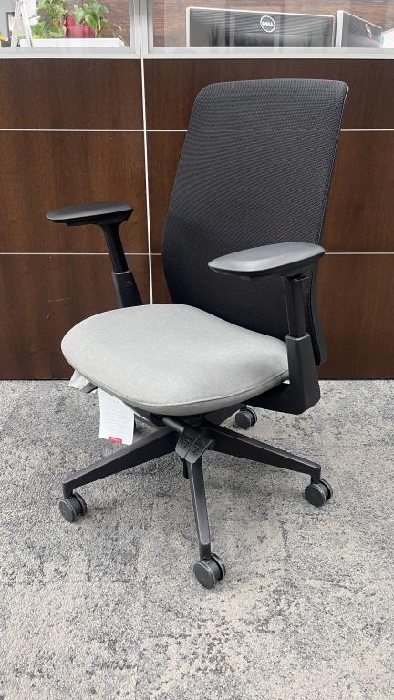 Haworth Soji Task Chair - click to see full size photo